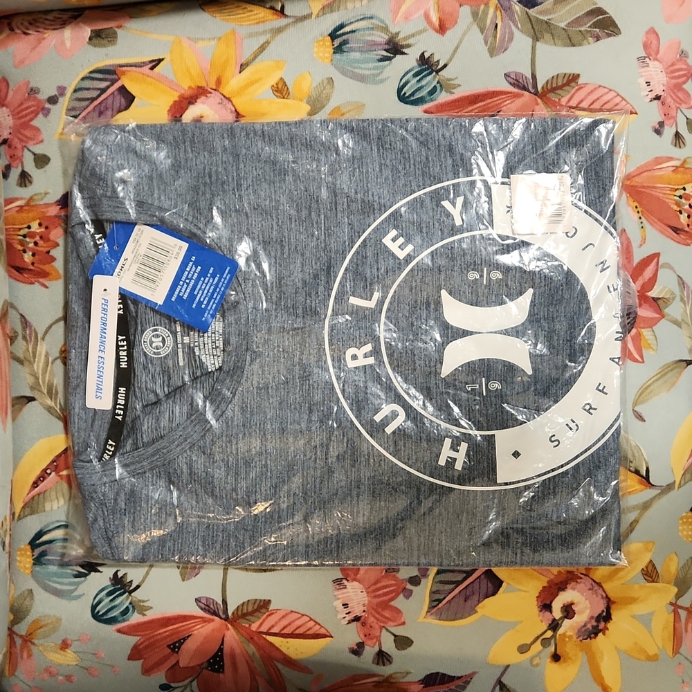 Hurley Performance Essentials Tee (size M)